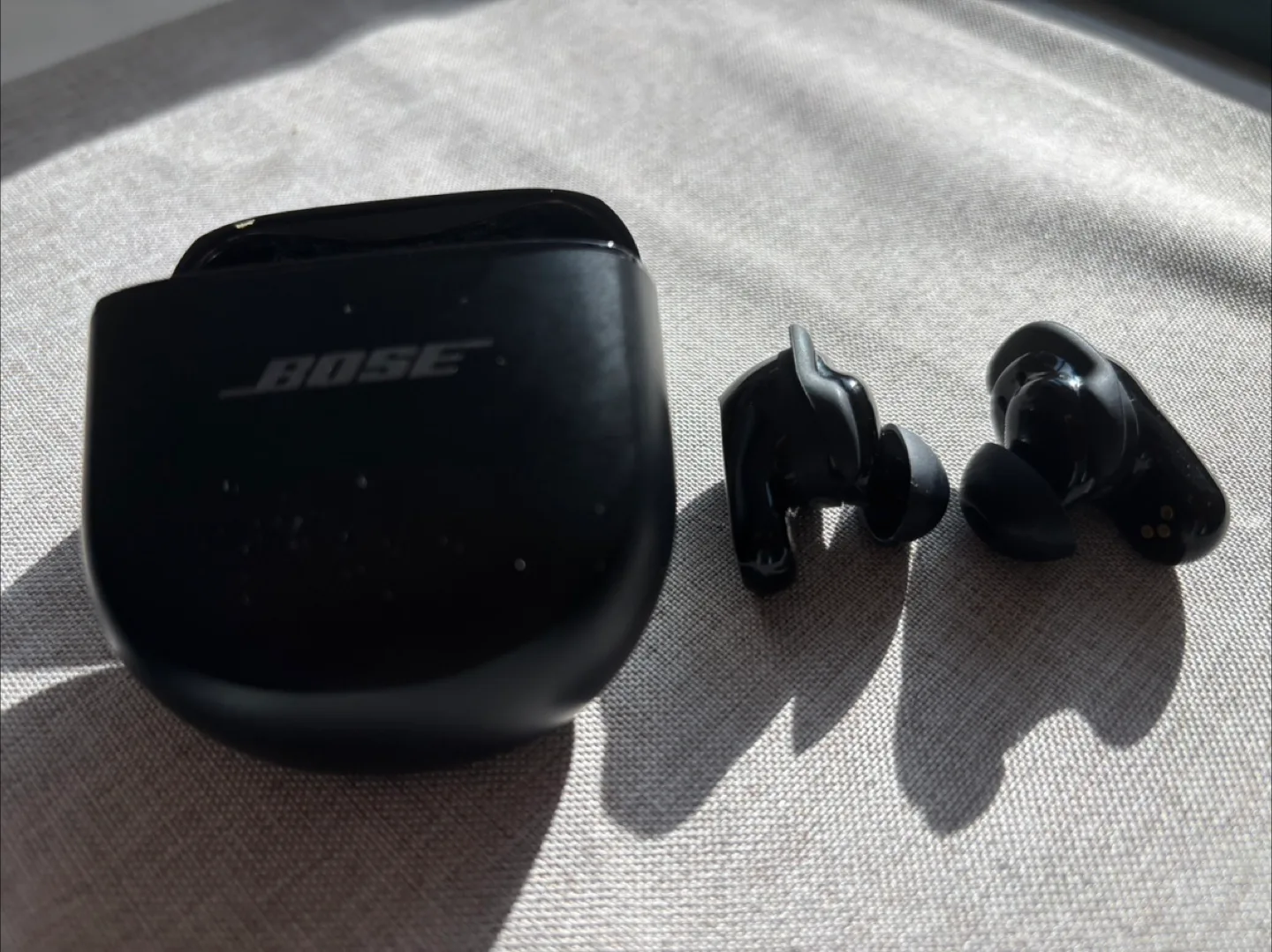 Bose QuietComfort Earbuds thumbnail