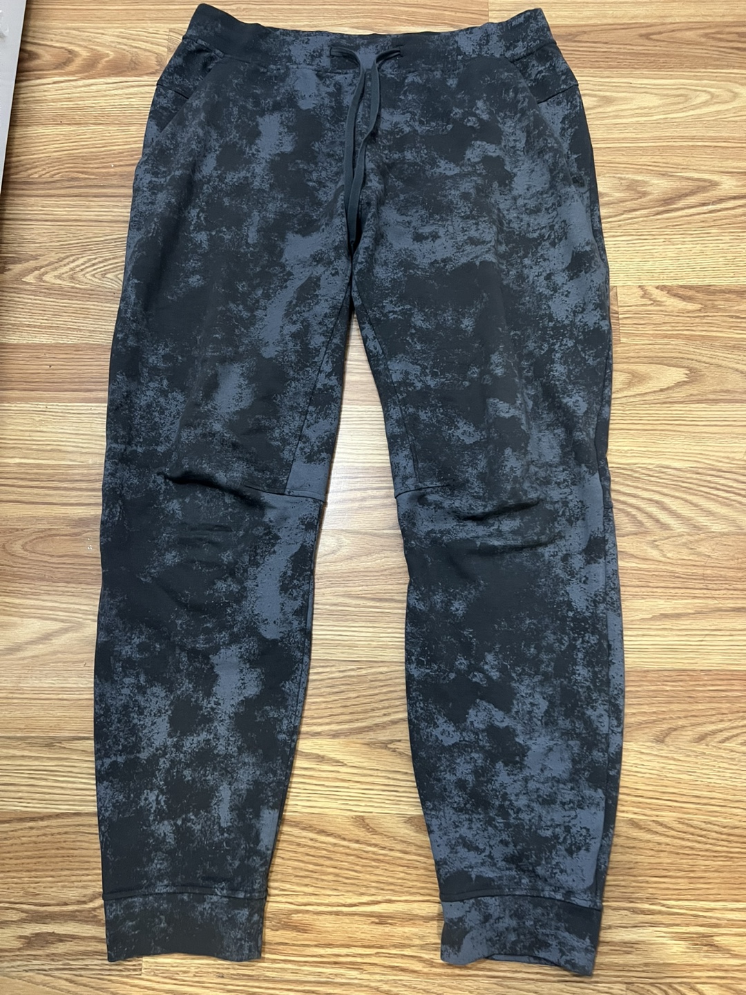 Lululemon ABC Joggers - Size L - Dark Grey Camo