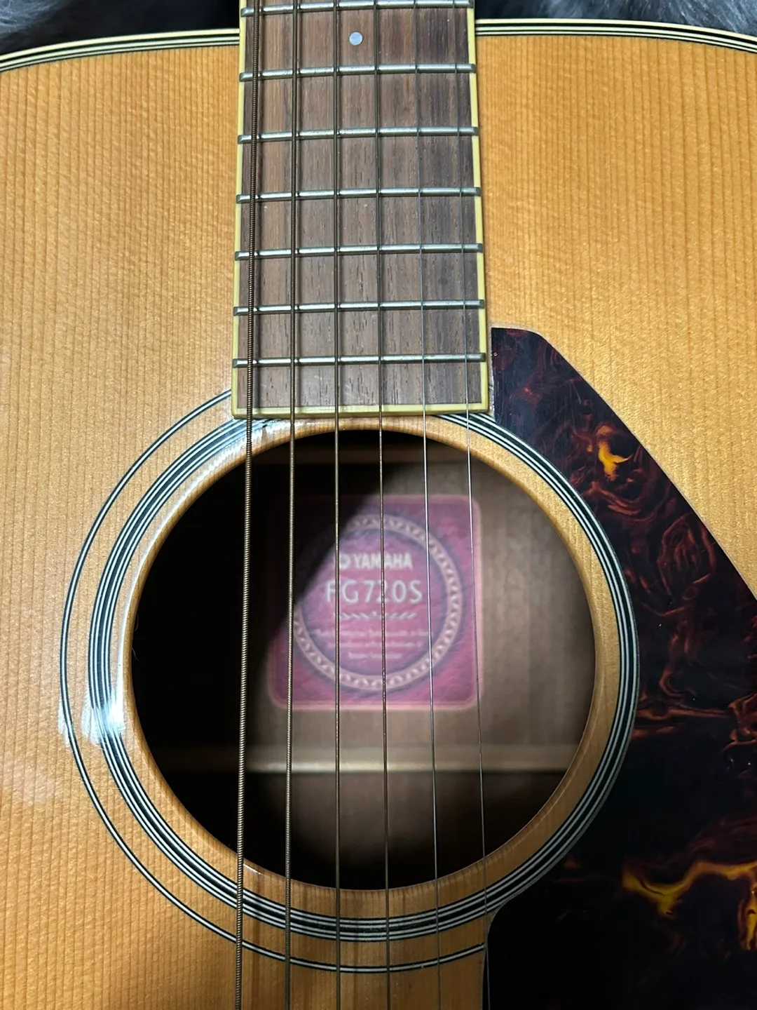 Yamaha FG720S Acoustic Guitar with Case image indicator(3)