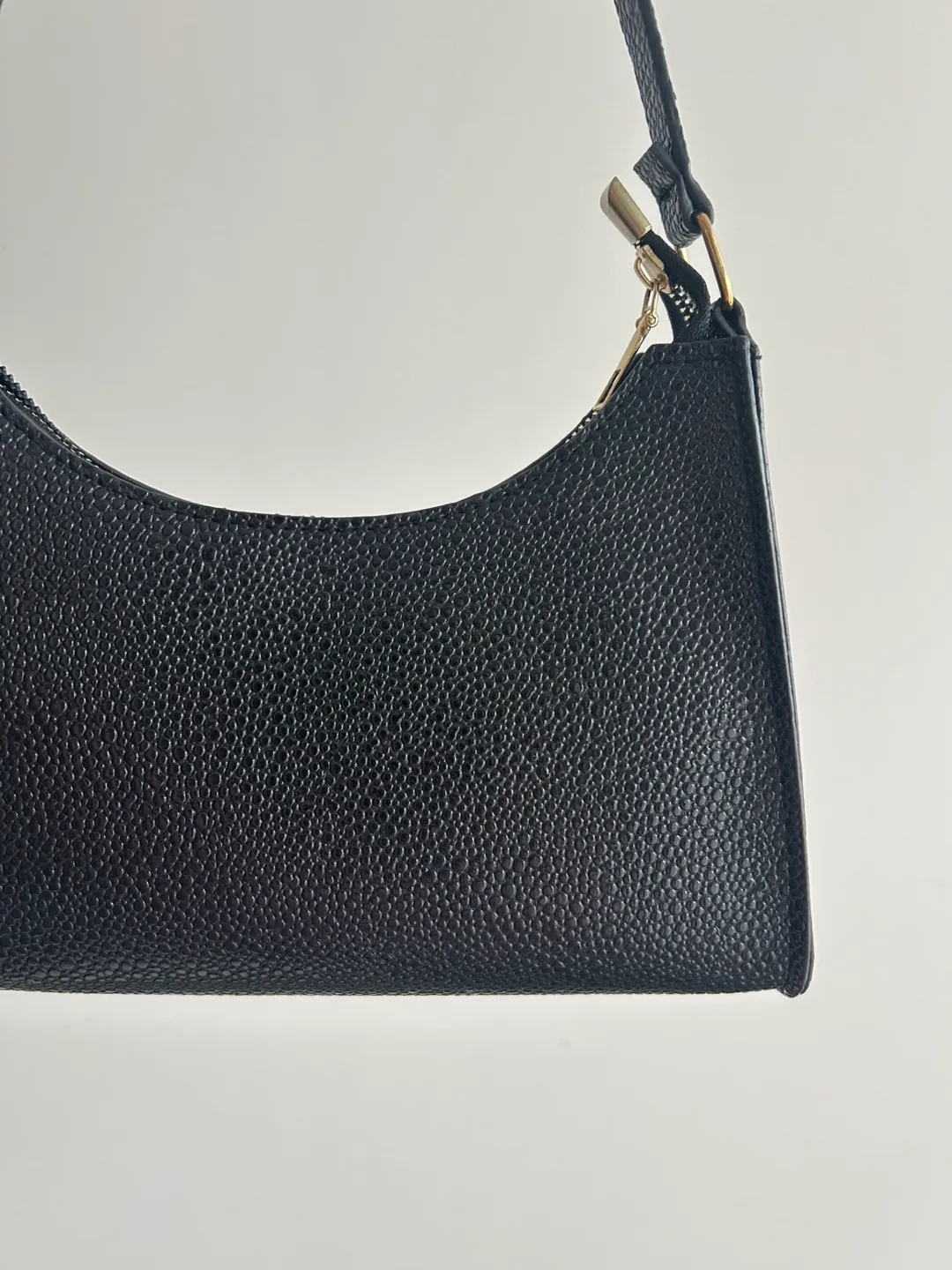 Black Grained Texture Mini Shoulder Bag image indicator(2)