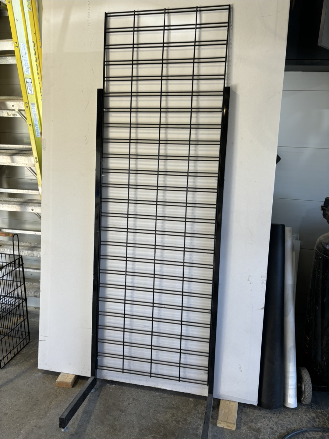Retail Display Rack - Black Wire Grid Wall Mount - photo 2