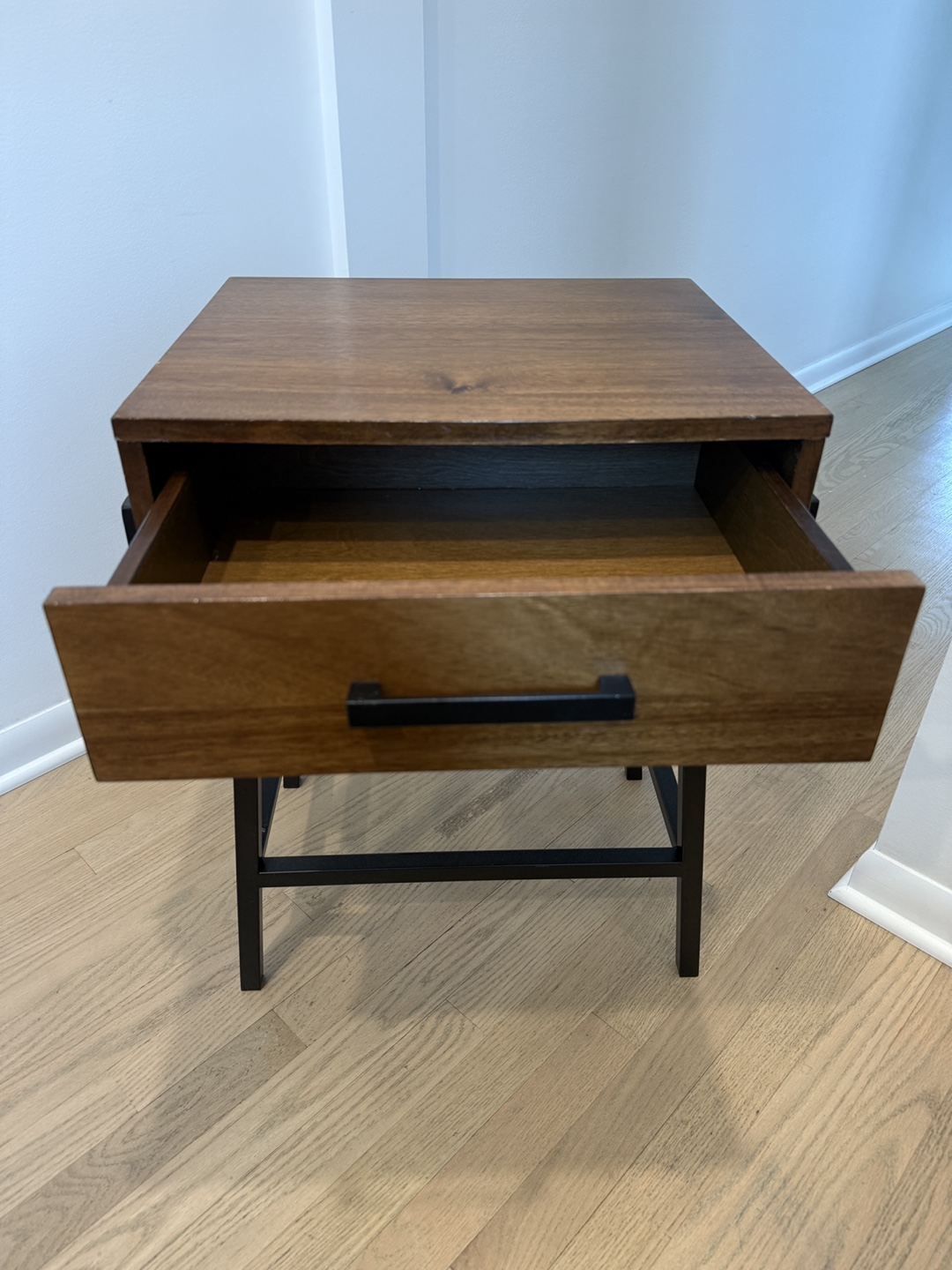 Mid-Century Modern Nightstand with Drawer - photo 3