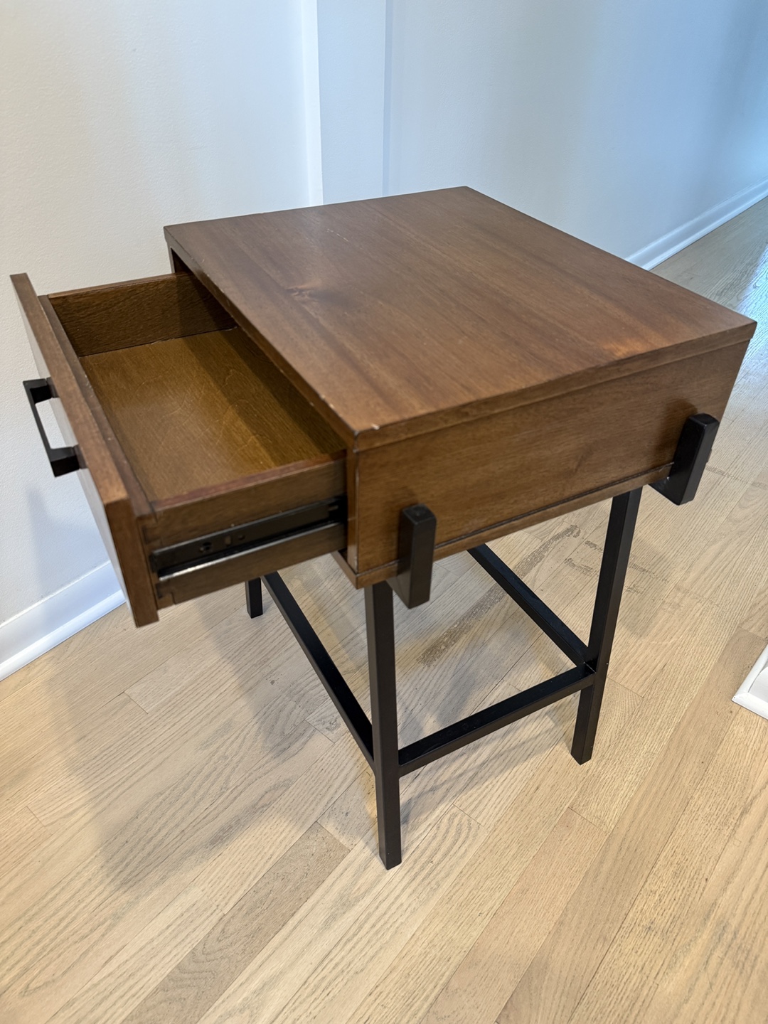 Mid-Century Modern Nightstand with Drawer - photo 4