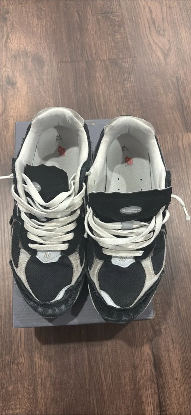 New balance 2002r black protection pack size 9.5