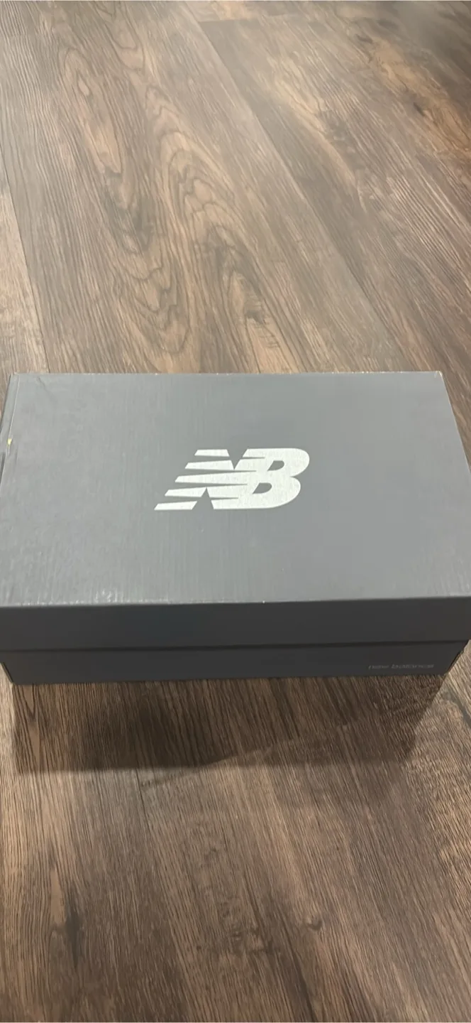 New balance 2002r black protection pack size 9.5 image indicator(7)