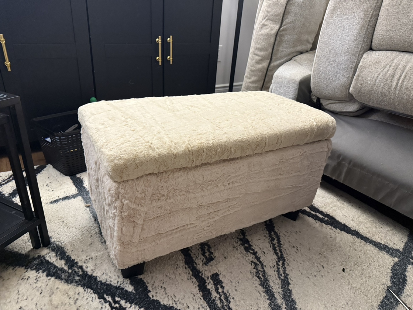 Cream Faux Fur Storage Ottoman - photo 4