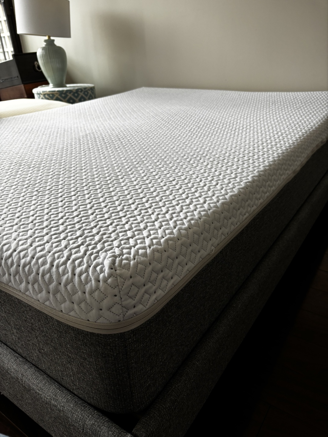 Queen Endy Mattress and frame with Grey Fabric Base - photo 3