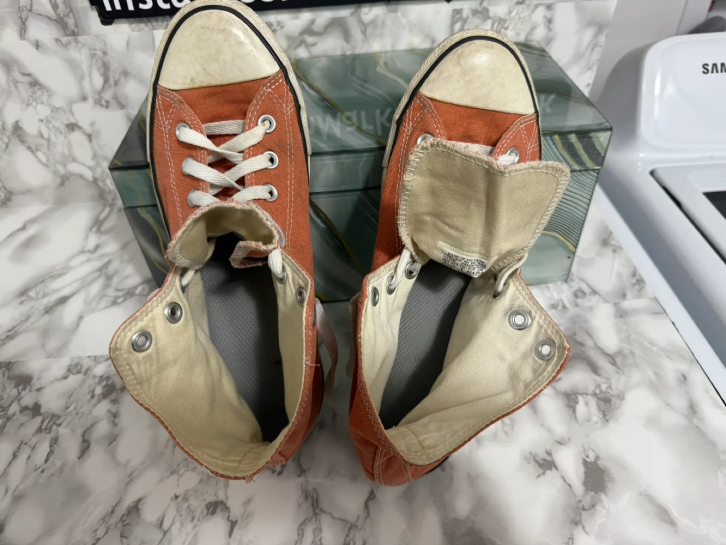 Converse Unisex High Top Sneakers - Size 9 image indicator(5)