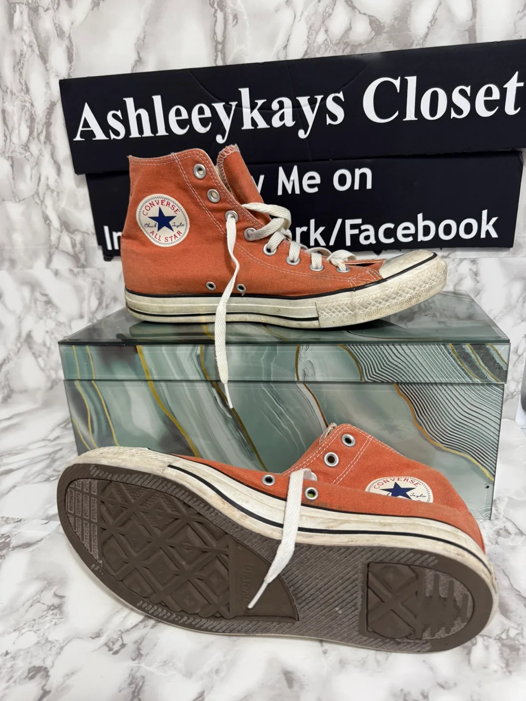 Converse Unisex High Top Sneakers - Size 9 image indicator(3)