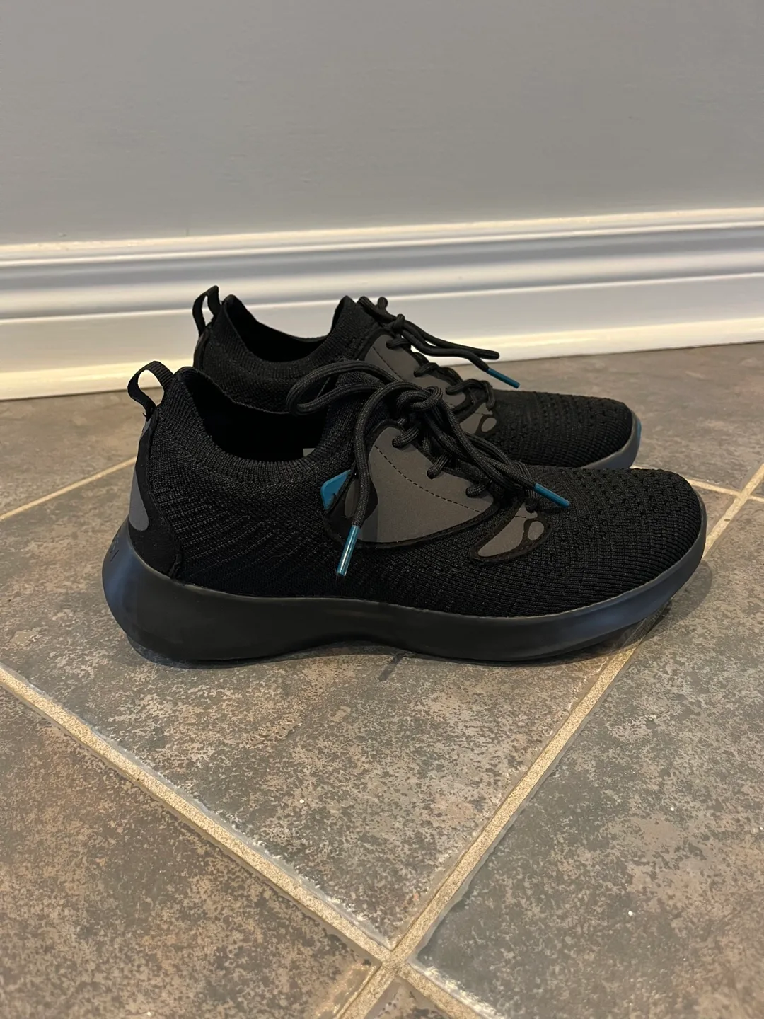 Vessi Women’s Everyday Move Waterproof  Sneakers - Size 7 image indicator(2)