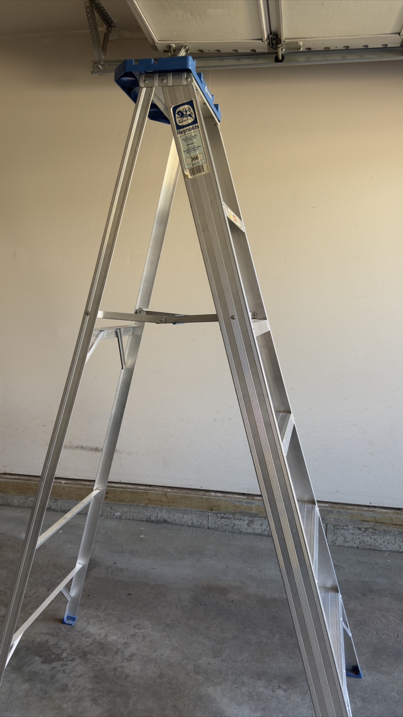 Reynolds Aluminum Step Ladder - photo 2