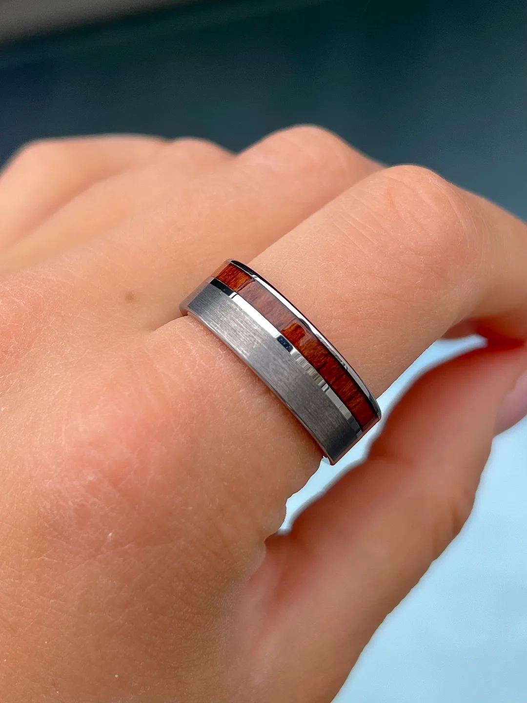 Silver Koa Wood Tungsten Men’s Ring image indicator(4)