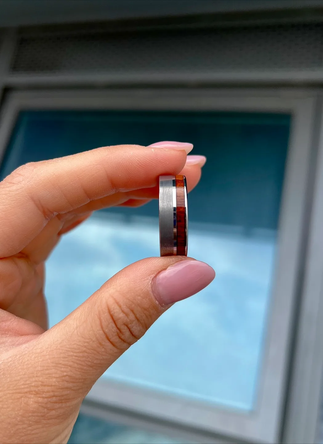 Silver Koa Wood Tungsten Men’s Ring image indicator(7)