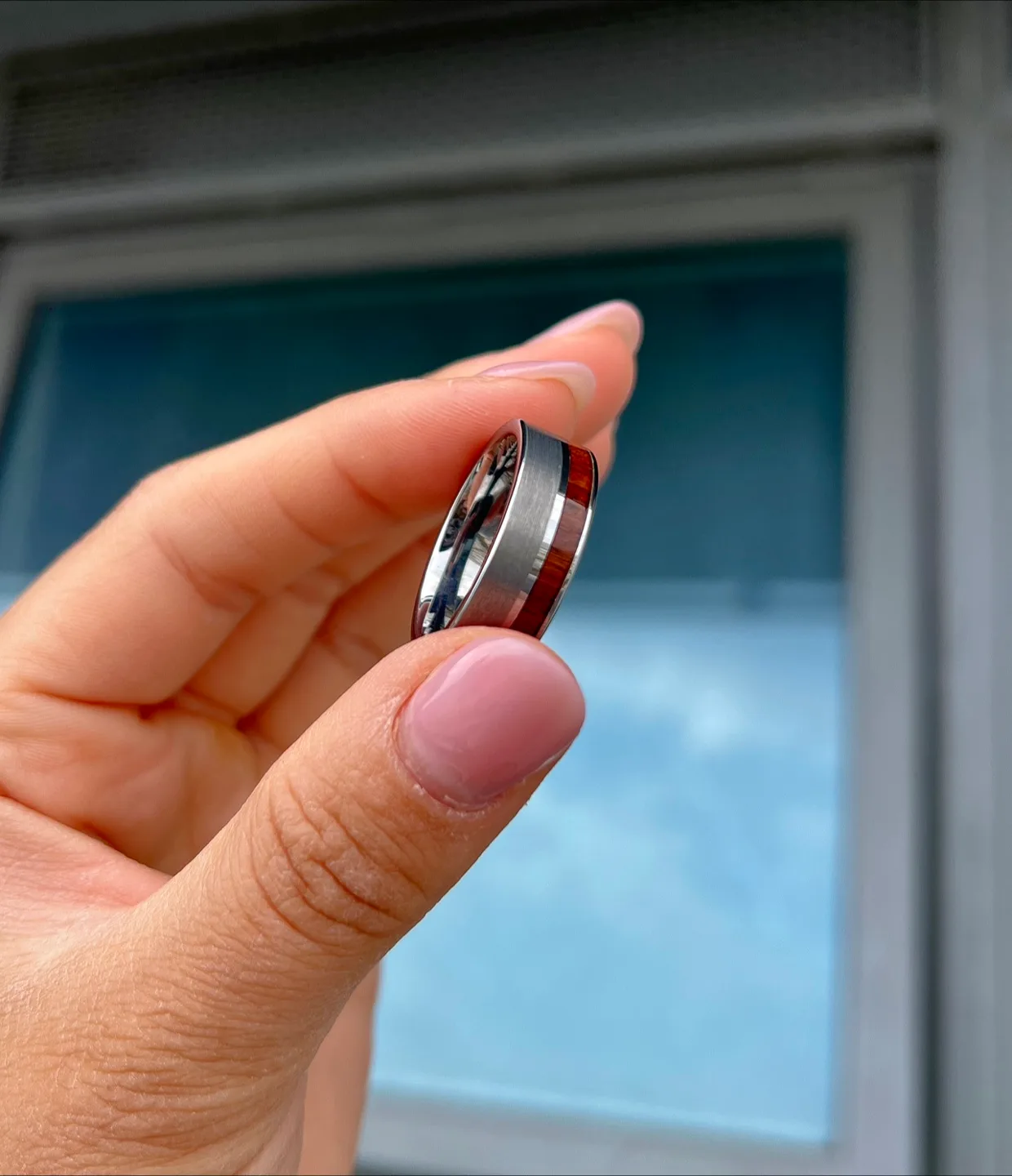 Silver Koa Wood Tungsten Men’s Ring image indicator(10)