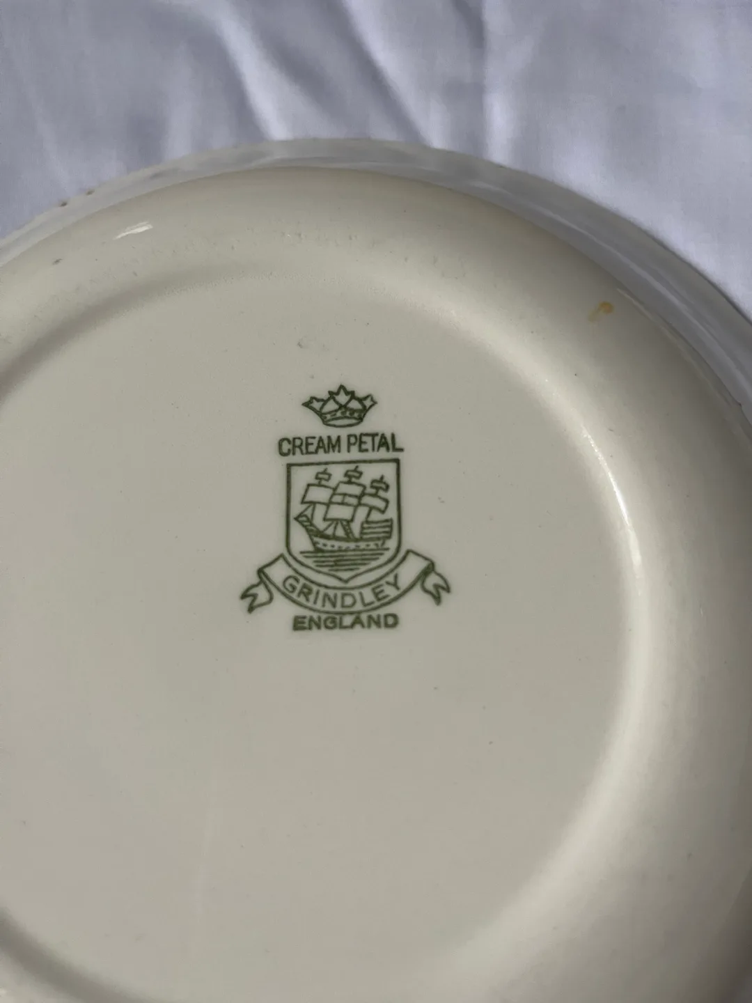 Vintage Rose Patterned Serving Dishes image indicator(6)