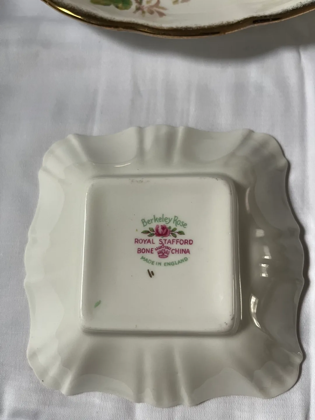 Vintage Rose Patterned Serving Dishes image indicator(2)
