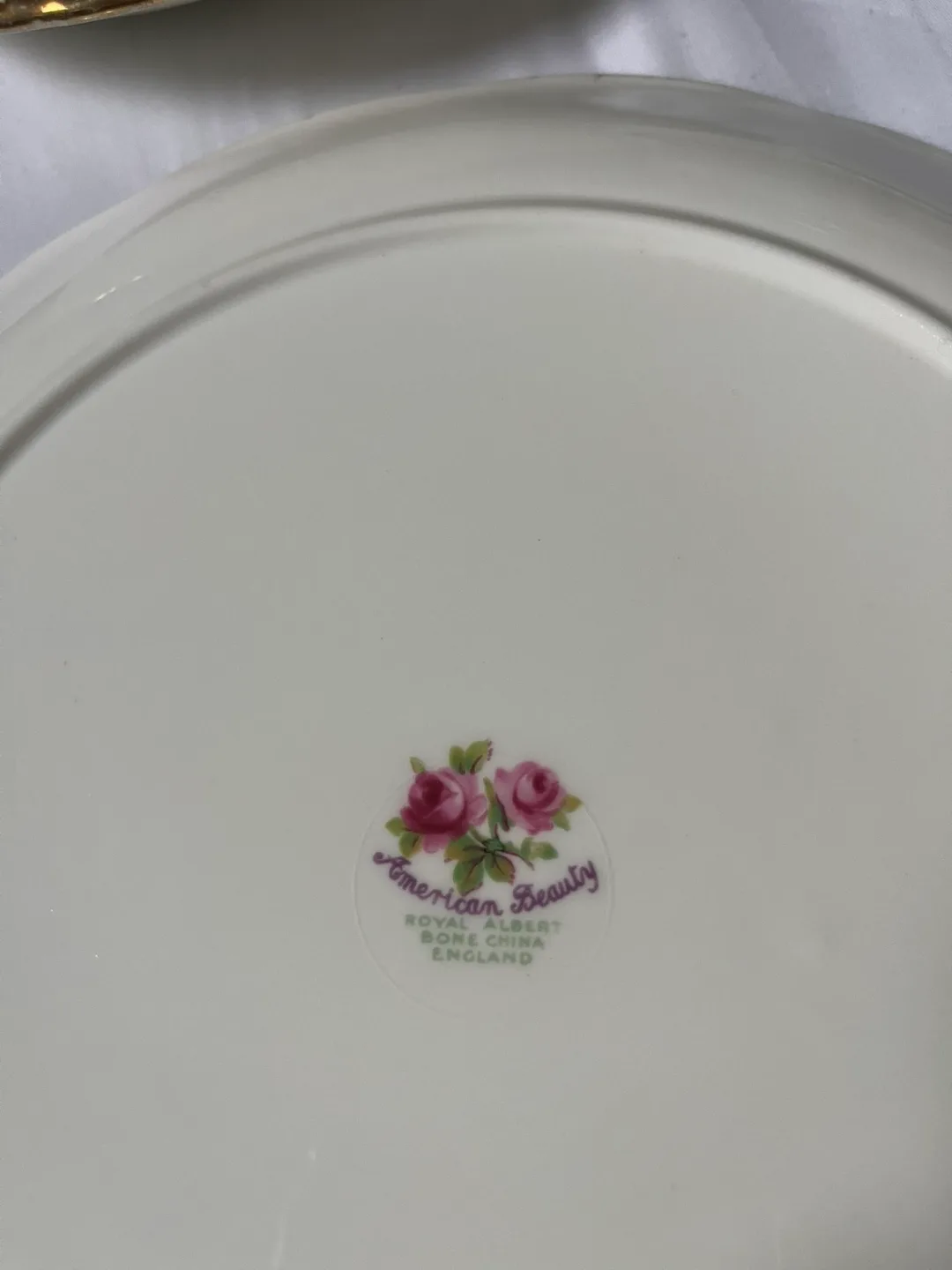 Vintage Rose Patterned Serving Dishes image indicator(3)