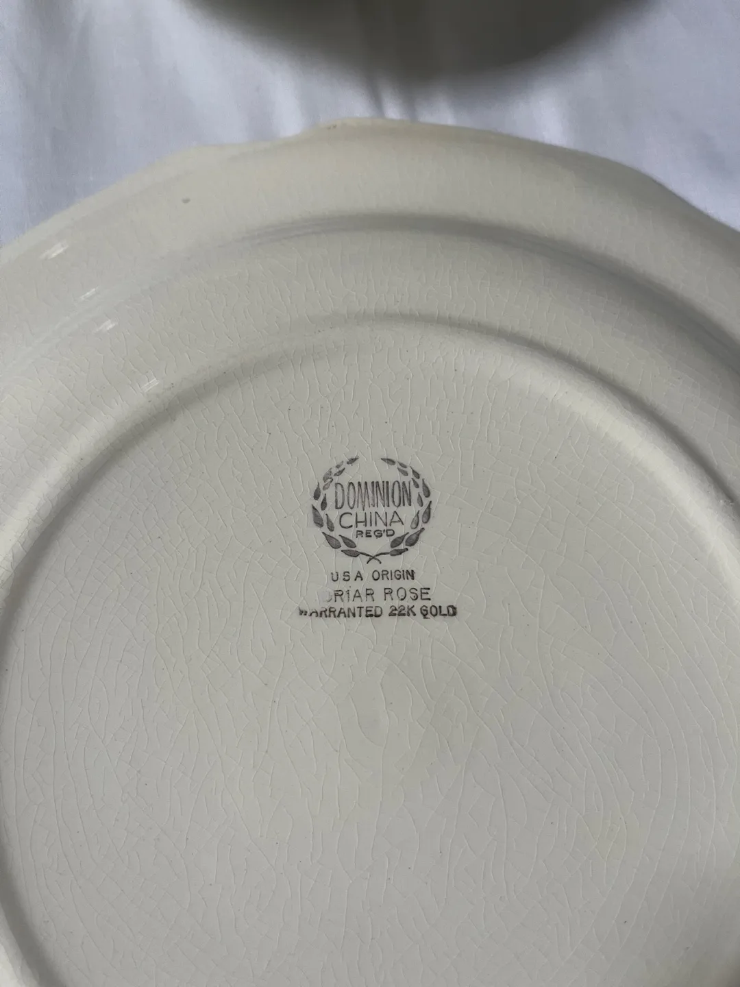 Vintage Rose Patterned Serving Dishes image indicator(4)