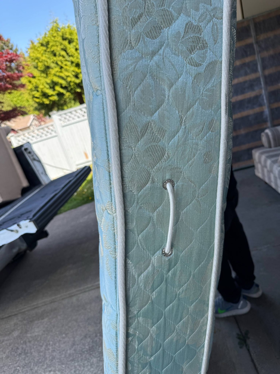 Queen mattress Bed Frame and box spring - photo 3