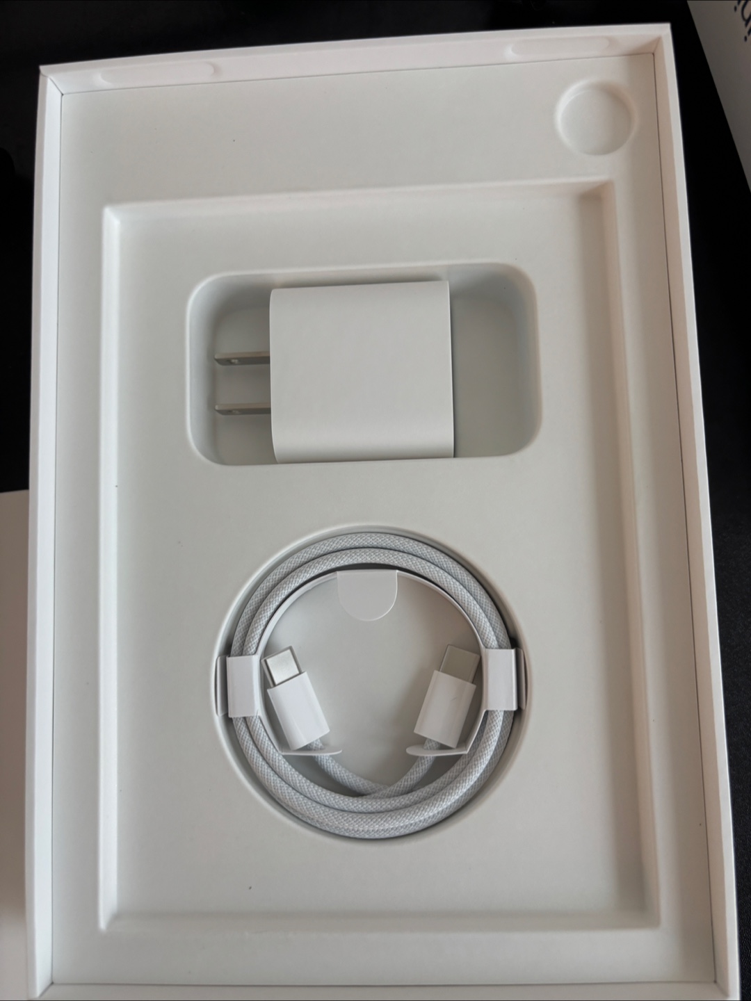 iPad mini A17 pro - Blue - Excellent Condition - photo 2