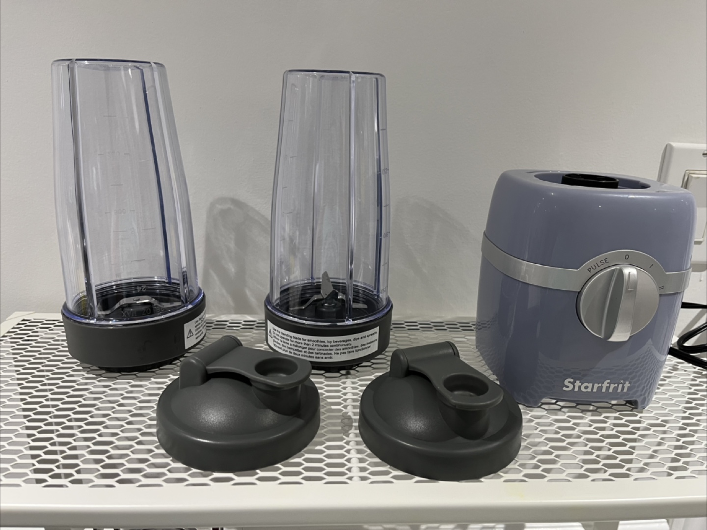 Starfrit Personal Blender with Two Travel Cups - photo 2