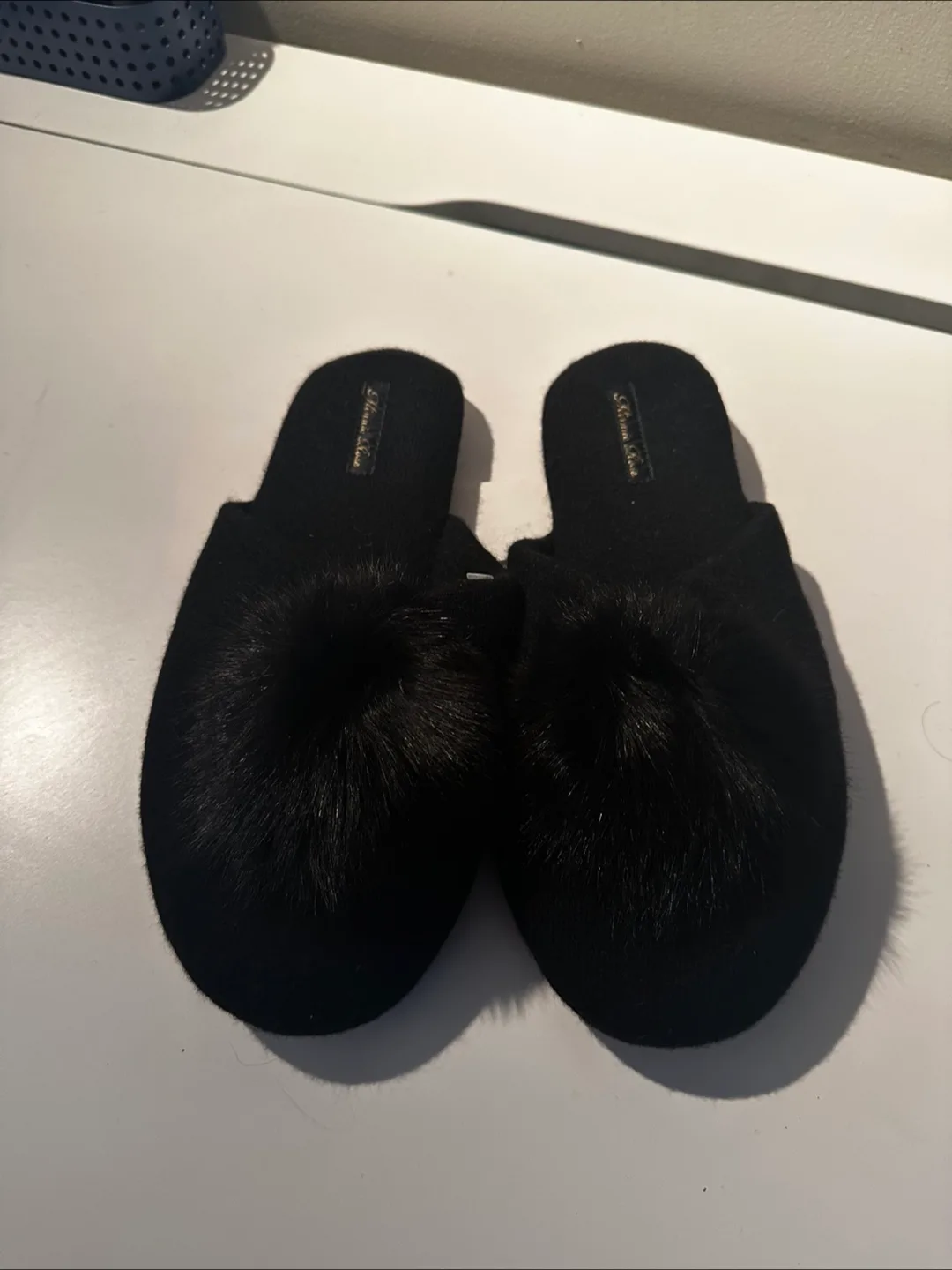 BRAND NEW MINNIE ROSE SLIPPERS thumbnail