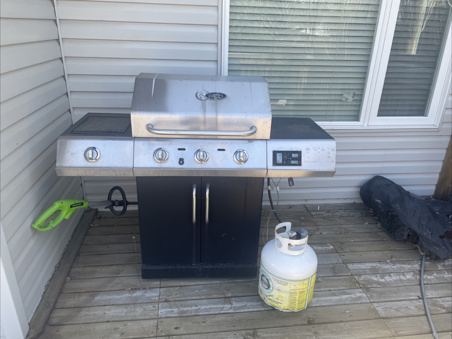 3-Burner Propane BBQ Grill With Gas Cylinder - photo 2