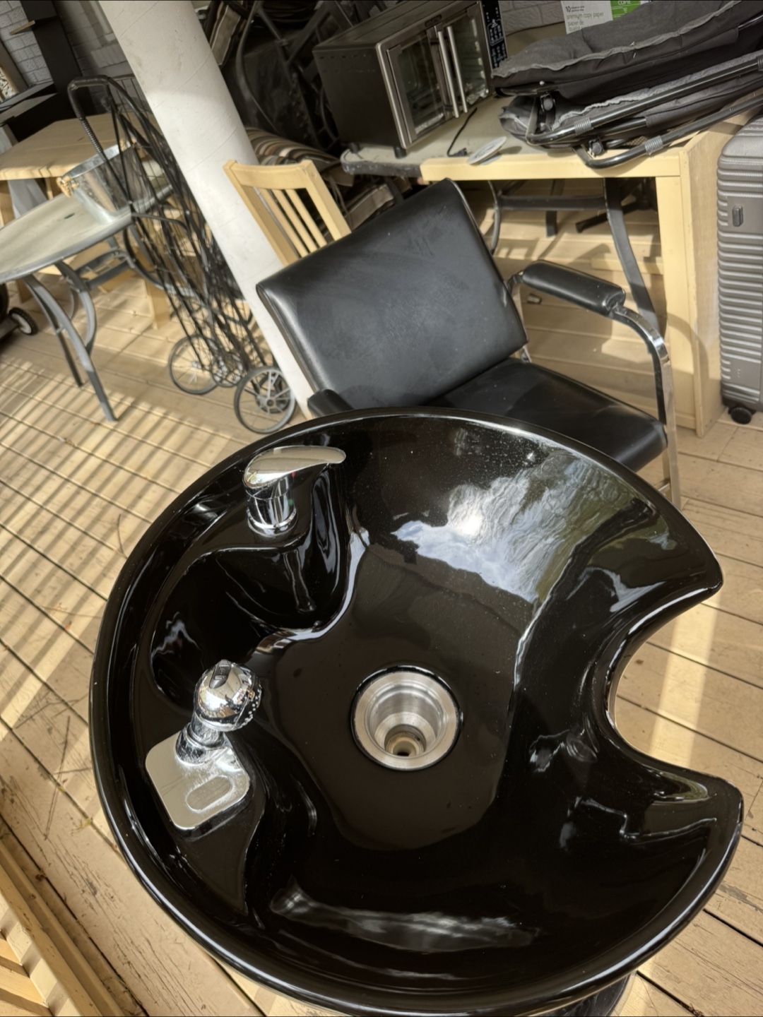 Black pedestal hair washing sink with recycling chair - photo 3