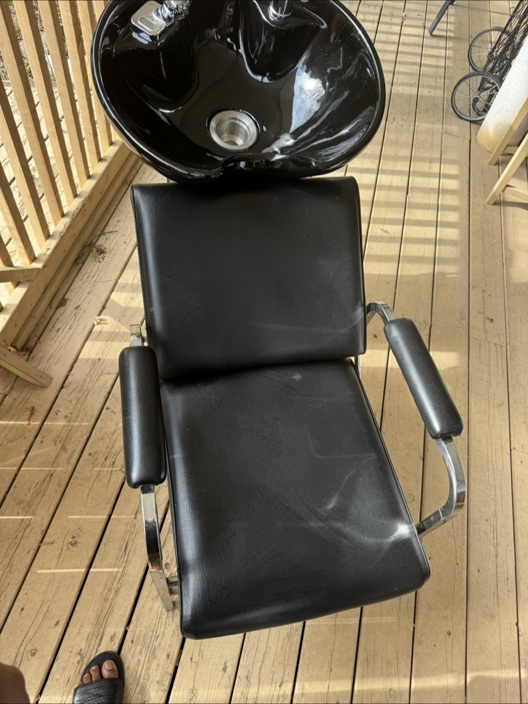 Black pedestal hair washing sink with recycling chair - photo 5