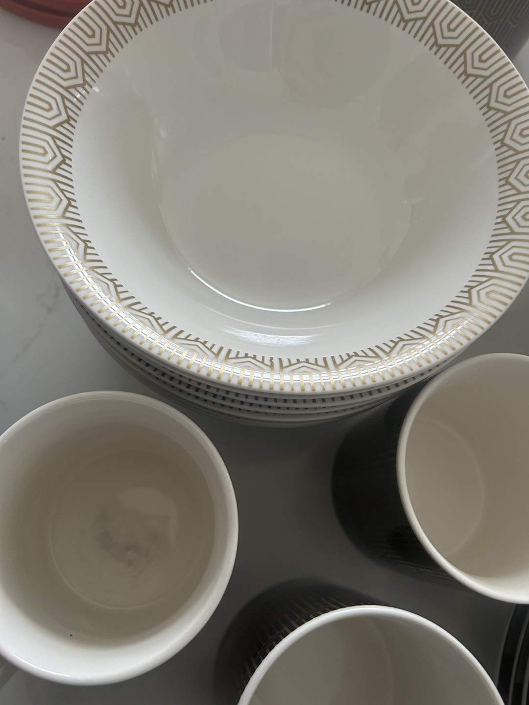 32 piece Elegant Gold and Black Dinnerware Set - photo 2