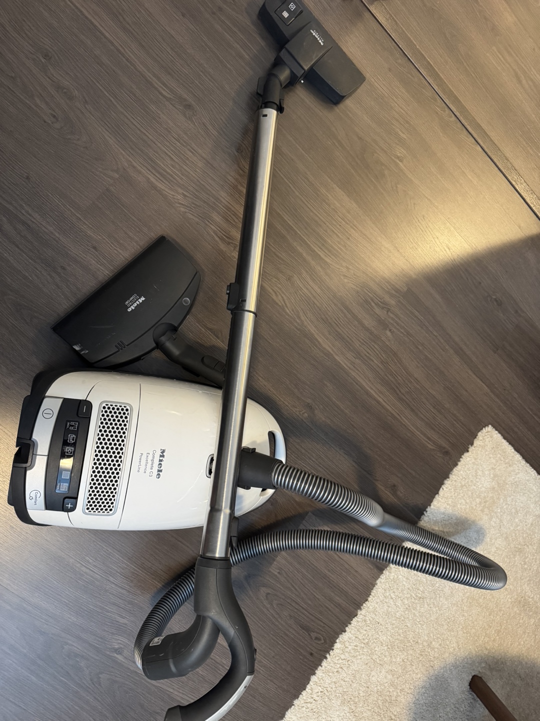 Miele Complete C3 PowerLine Vacuum Cleaner - photo 2