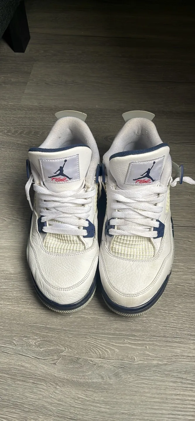 Air Jordan 4 Retro Midnight Navy thumbnail