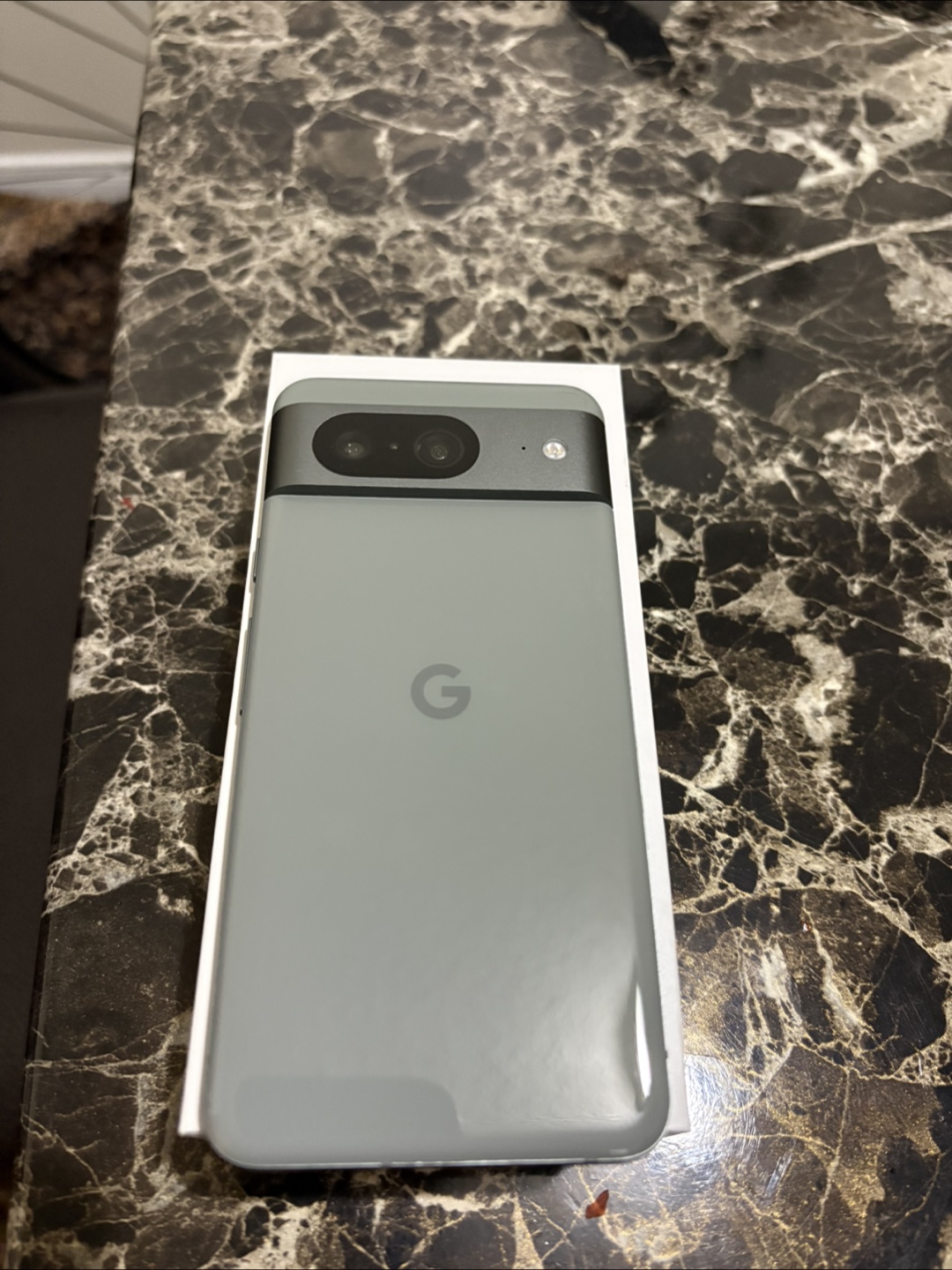 Google Pixel 8 - Lightly Used - photo 3