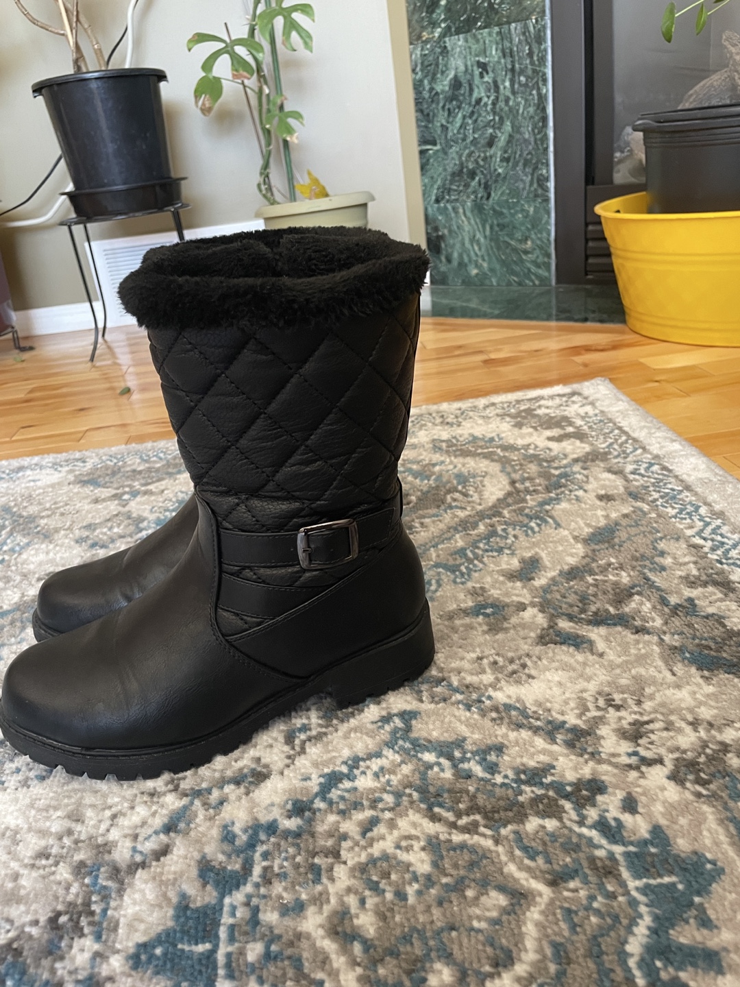 Women's Black Quilted Winter Boots with Faux Fur - photo 4