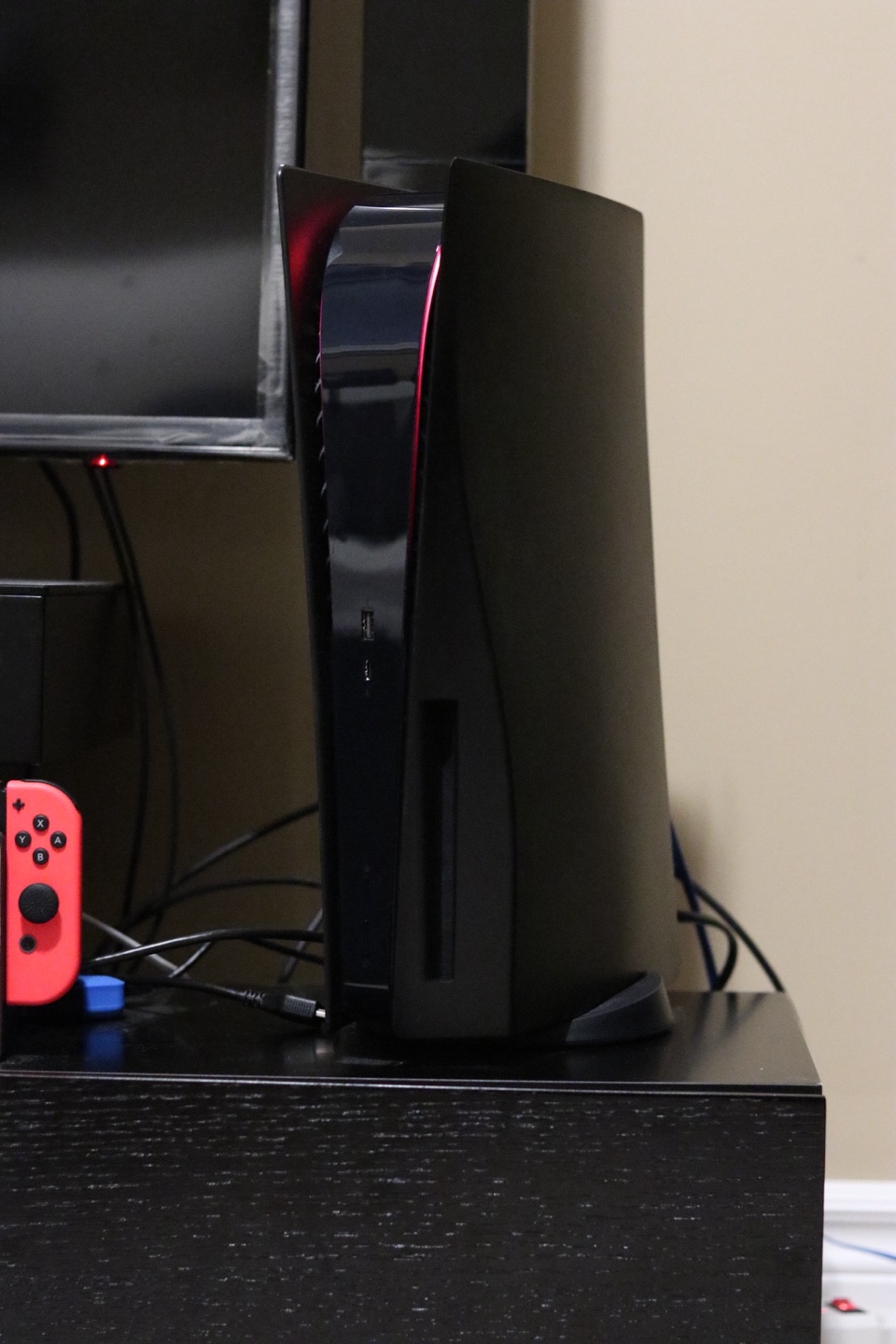 PS5 Console with Volcanic Red Controller - photo 2