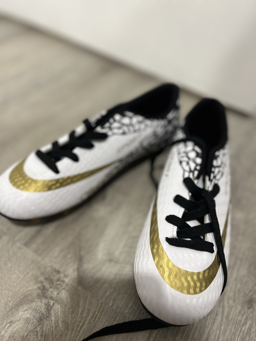 100% brand new🌈✨Soccer Cleats Size 38 - photo 2