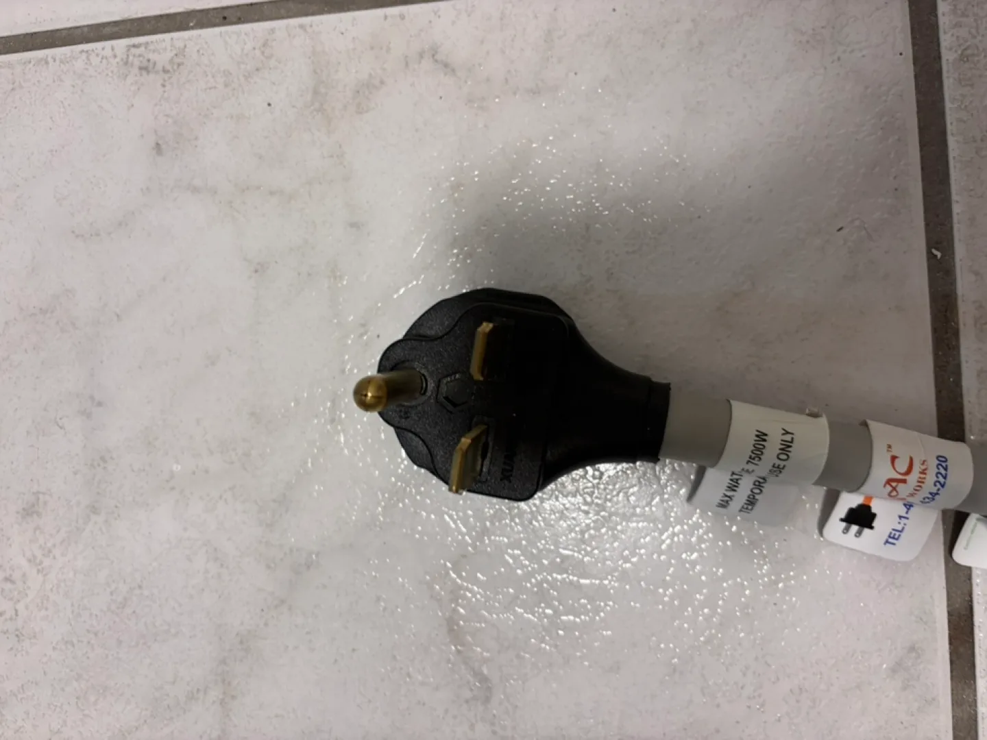 Tesla plug_30 Amp RV Plug to 5-15R Household Outlet Adapter image indicator(2)