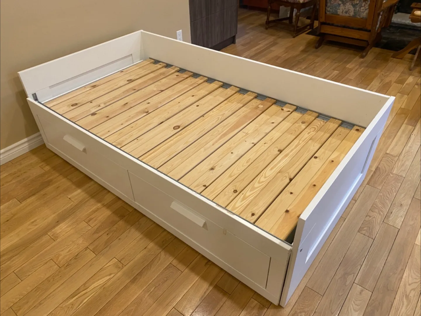 IKEA BRIMNES Adjustable Daybed (CAN DELIVER)