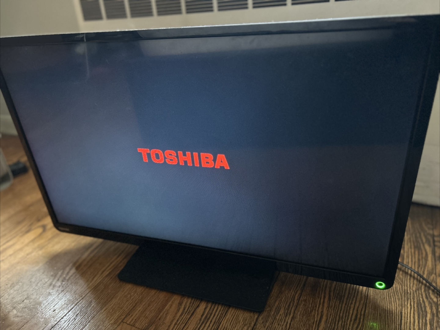 Toshiba 32" TV monitor