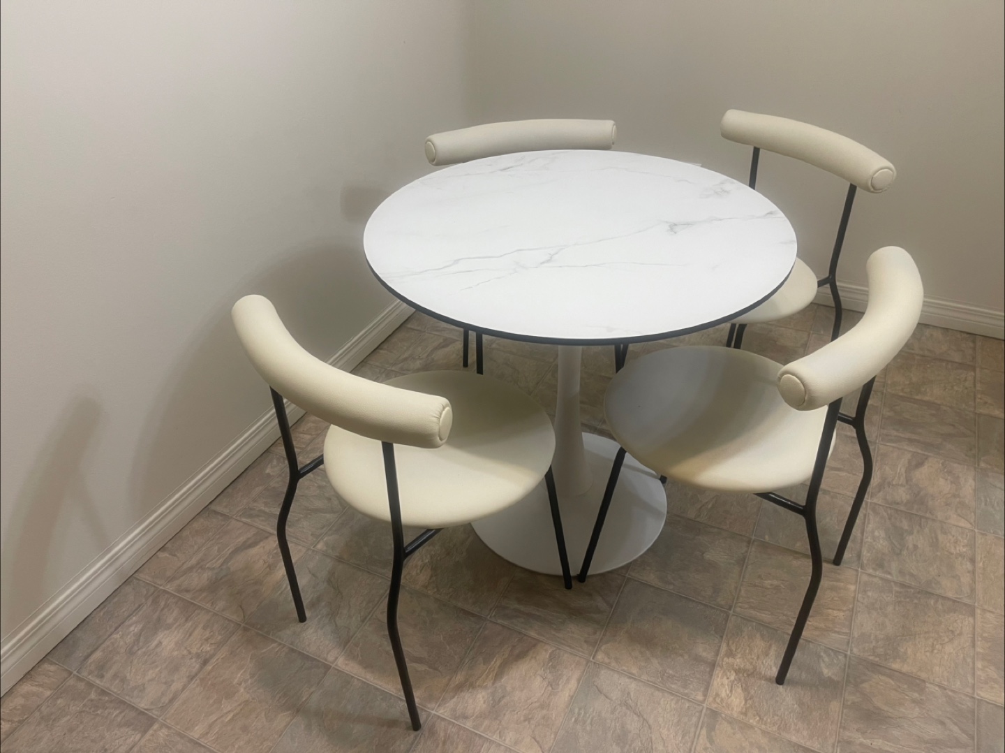 dining table set with four chairs - photo 2