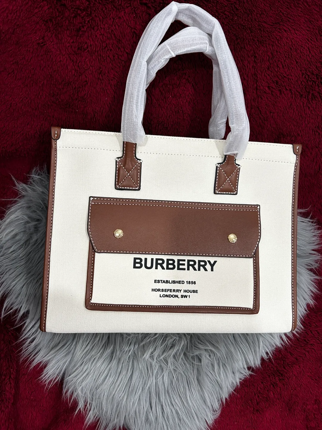 Inspired Burberry Tote Bag image indicator(2)