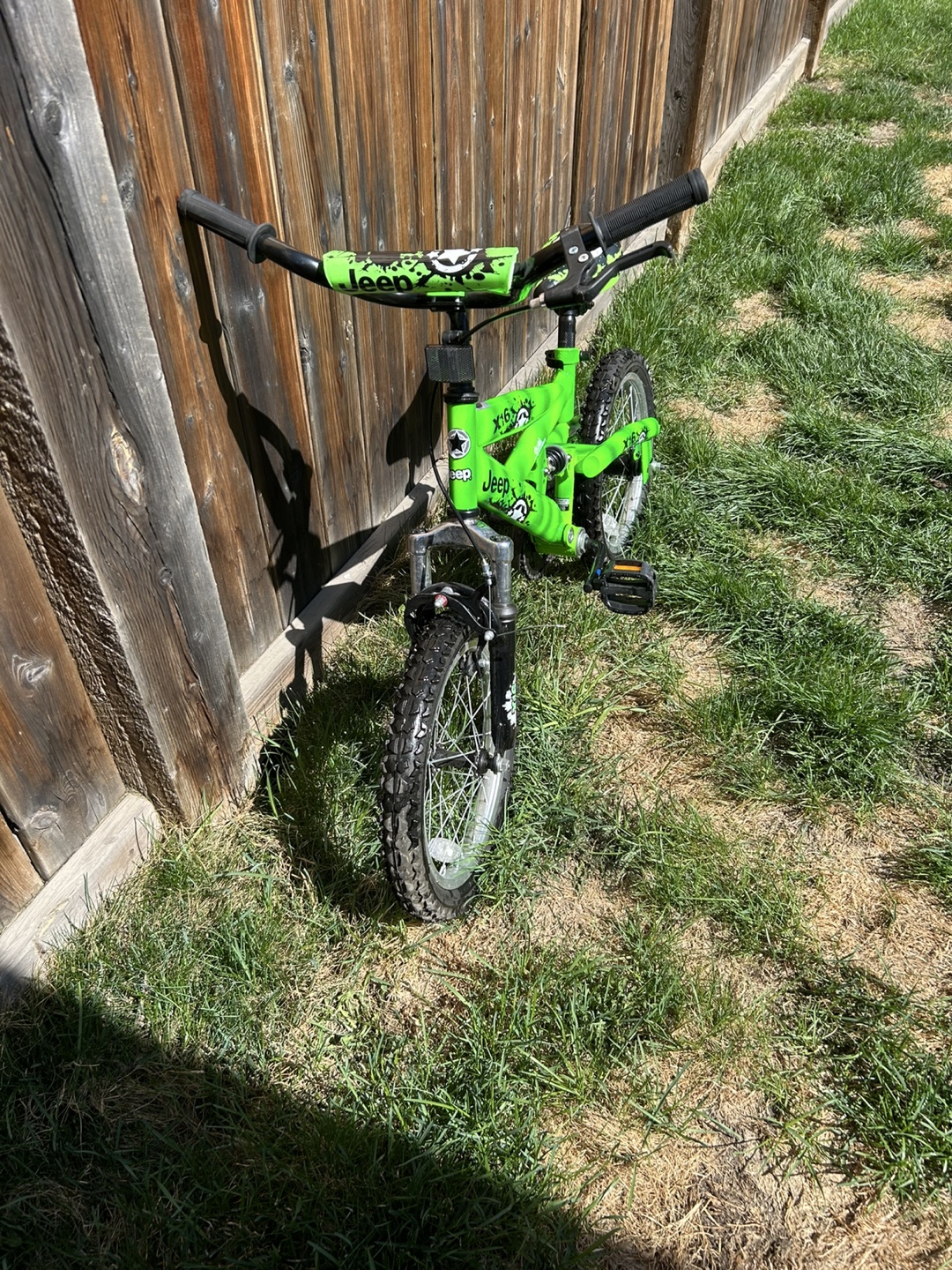 Kids' Jeep X16 Bicycle & Matching Helmet - photo 2
