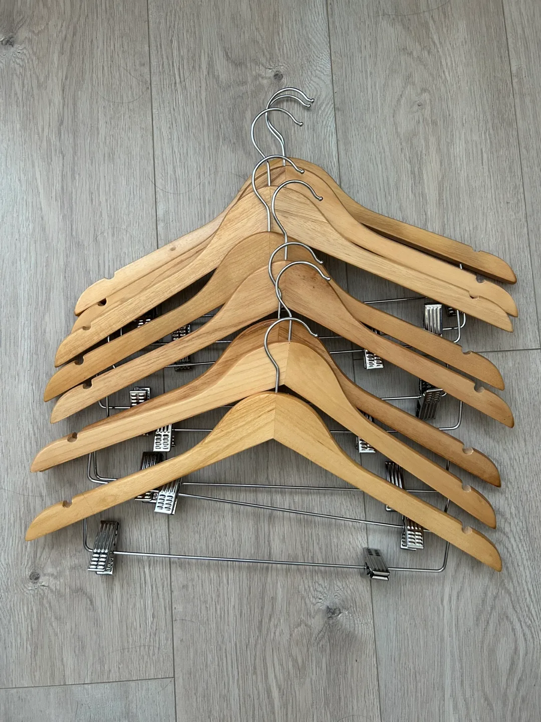 Wooden Clothes Hangers - Bulk Lot (24 hangers) image indicator(3)