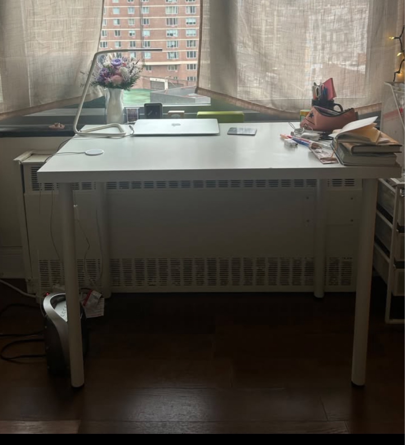 IKEA White Simple Desk