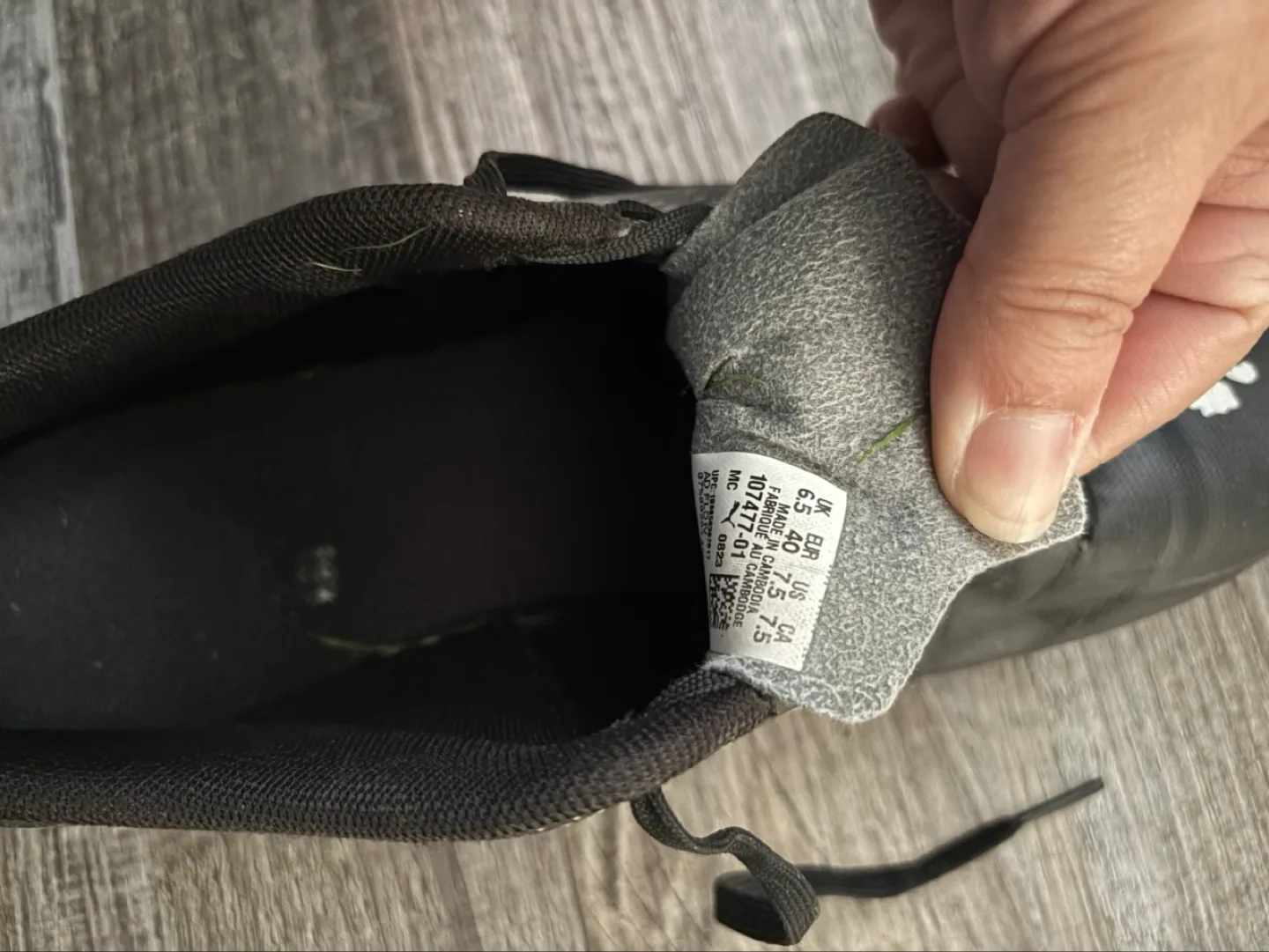 Puma Black and White Soccer Cleats - Size 7.5 image indicator(5)