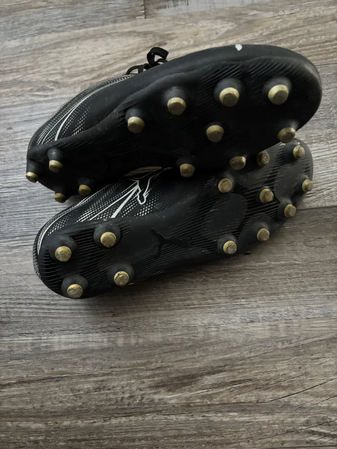 Puma Black and White Soccer Cleats - Size 7.5 image indicator(4)