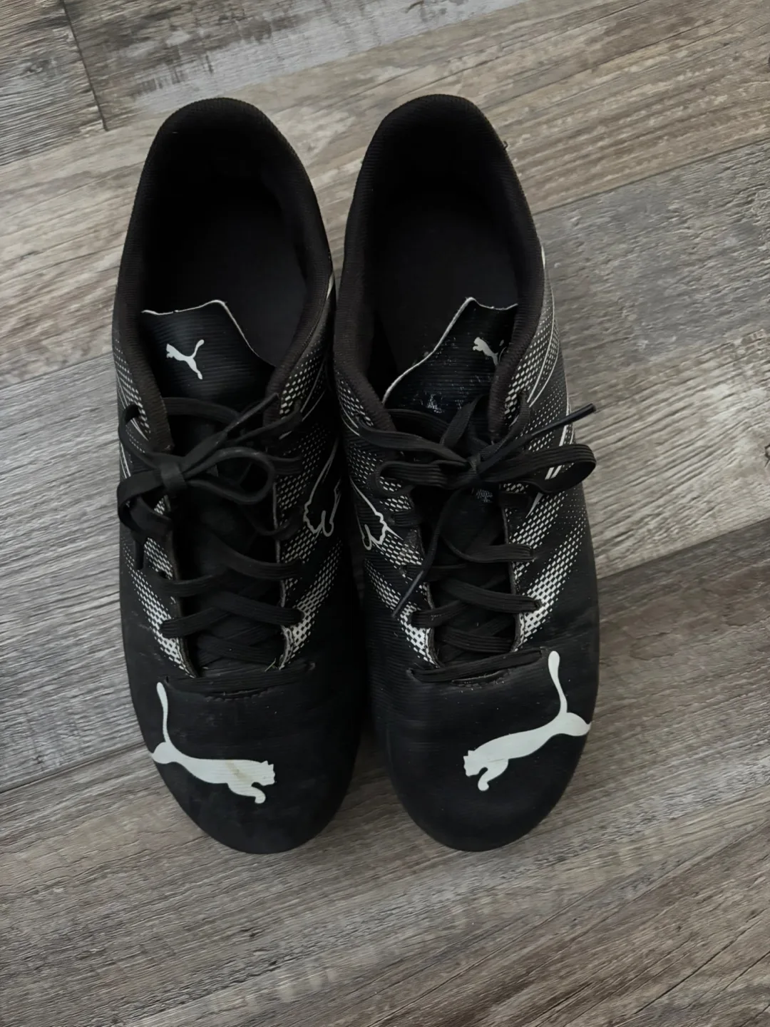 Puma Black and White Soccer Cleats - Size 7.5