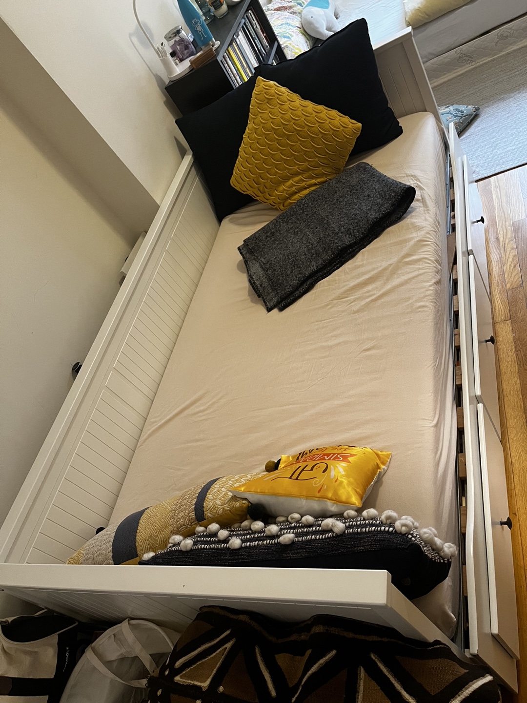 IKEA Daybed with 3 Drawers - photo 2