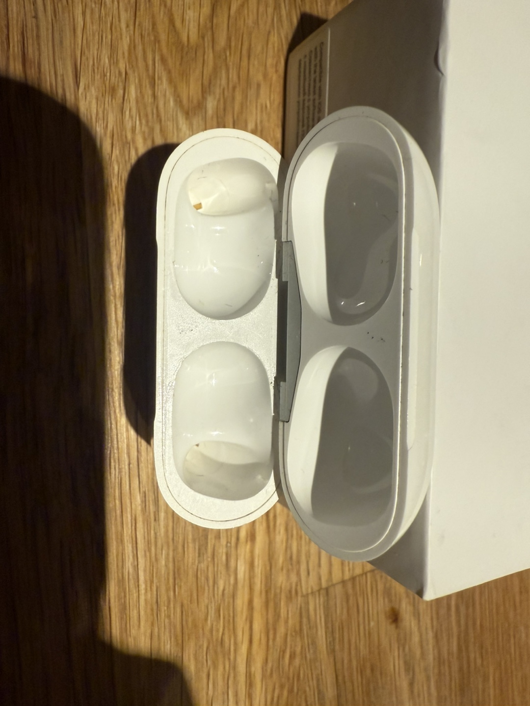Apple AirPods Pro with Charging Case - photo 3