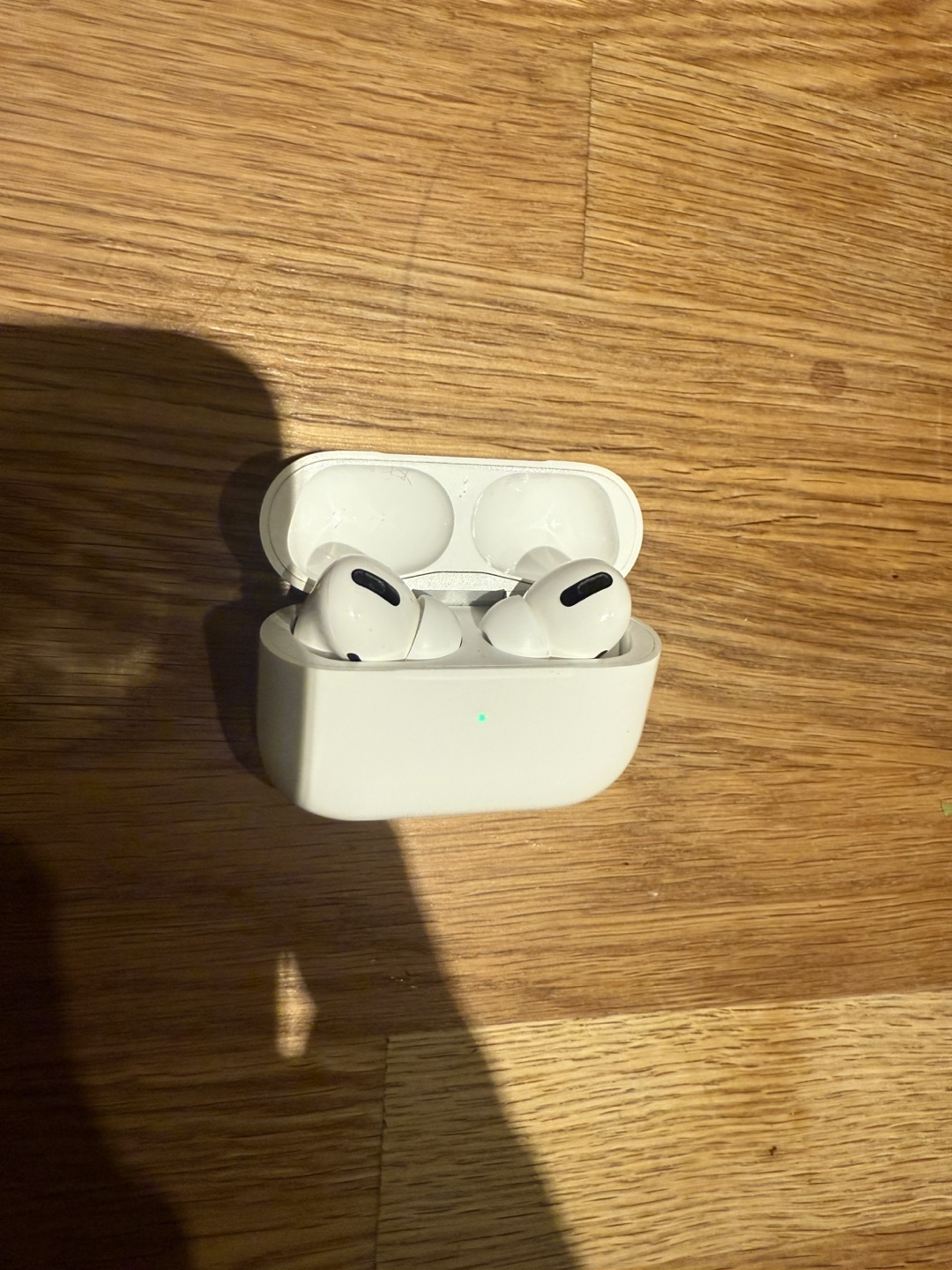 Apple AirPods Pro with Charging Case - photo 2